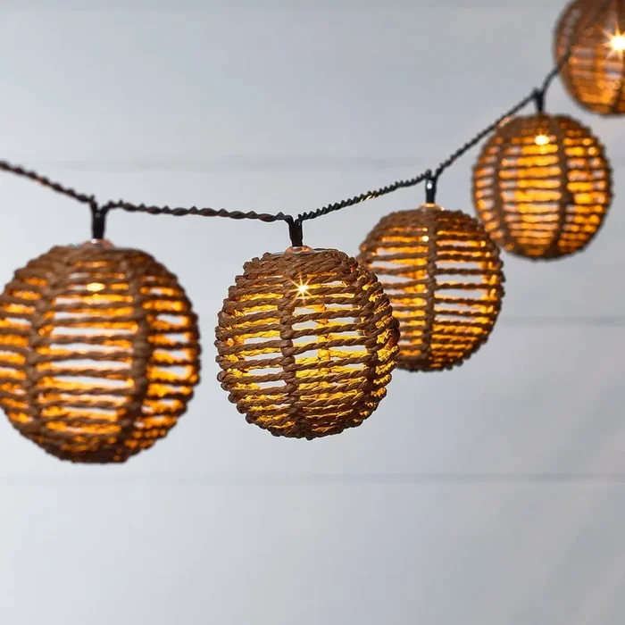 10 Rattan Sphere Solar Fairy Lights