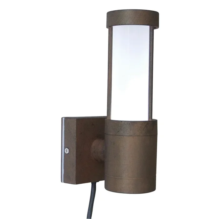 Garden Zone Outdoor Wall Light from the Beta range. Beta Plain Wall Lantern – Iron Product Code = GZ-BETA4